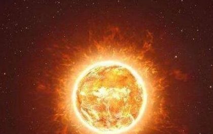 实拍巨大不明物体穿过太阳引起爆炸，之后快速离开，毫发无损