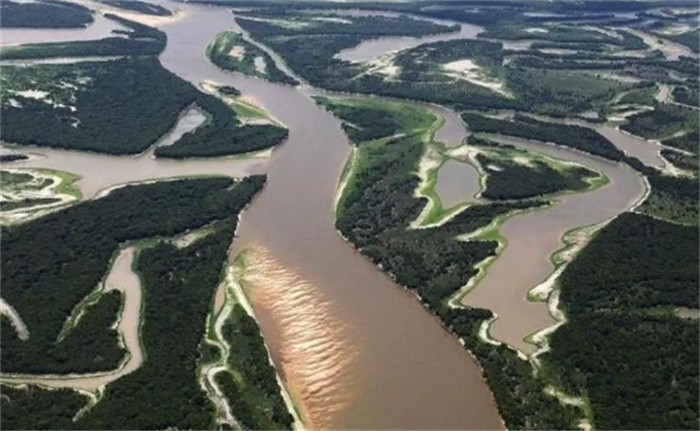 世界面积最大的平原 亚马逊平原（560万平方千米）