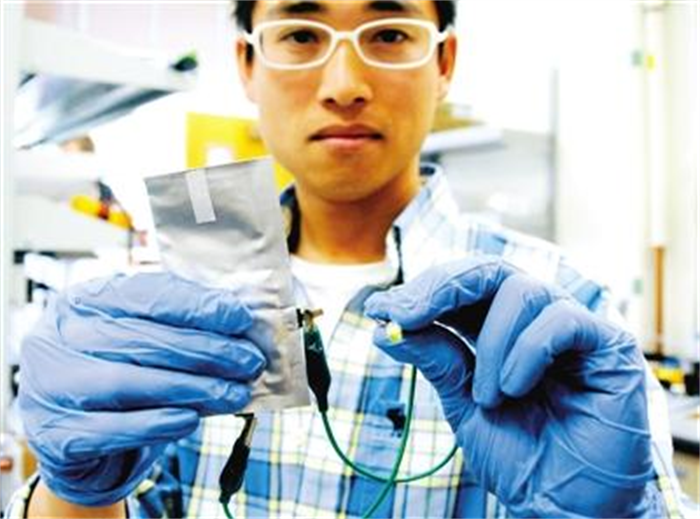 科学家们创造了一种可食用的可充电电池