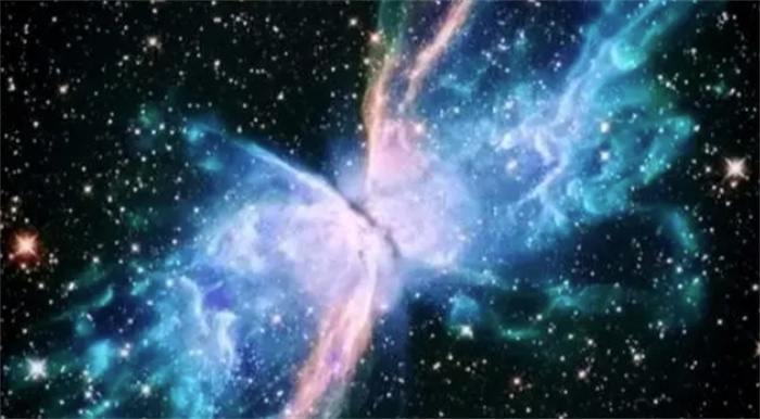 宇宙奇观：深蓝紫色光芒中探索布莫让星云，宇宙最冷的地方