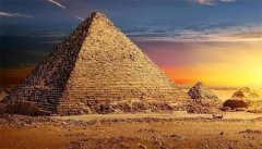 追溯古埃及金字塔之谜，感受神奇建筑背后的历史故事